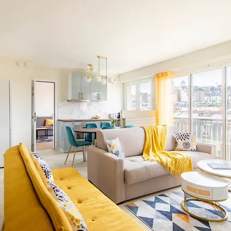 Stunning Montmartre - Amazing View - Fully Renovated Apartment